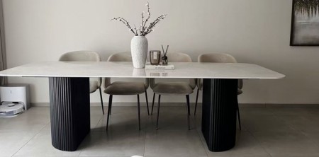 Malaga spisebord - Sort understell i treverk - Greige ekte steinplate