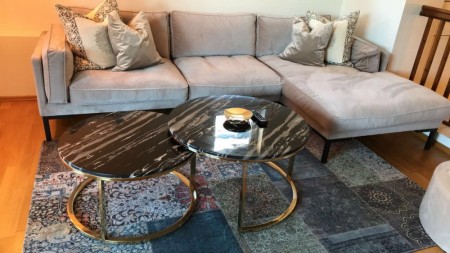 Oslo sofabord -2 stk Ø 80 og 60 cm - Sort stein & Gull rustfritt stål understell