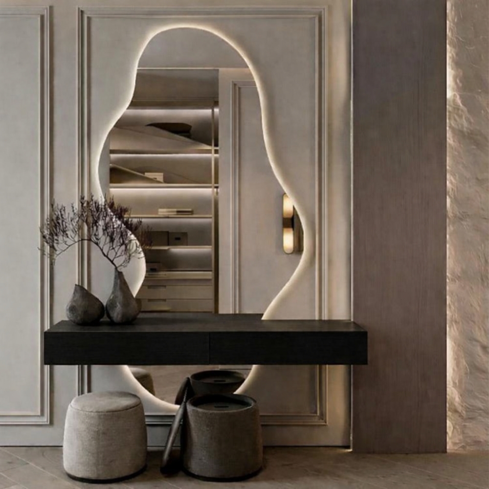 Velg mellom skuffer i brun, sort eller eik (beige).